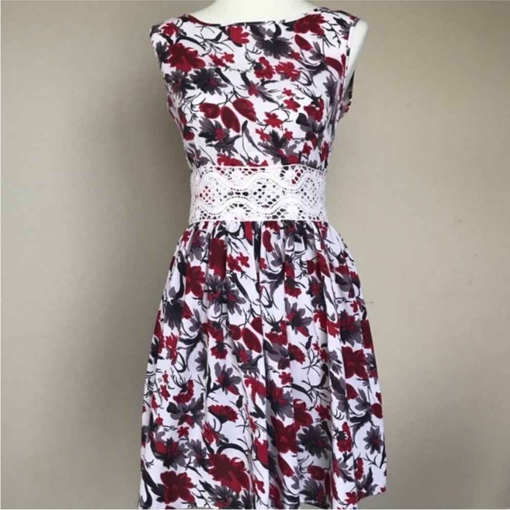 ✨HP✨Floral Dress